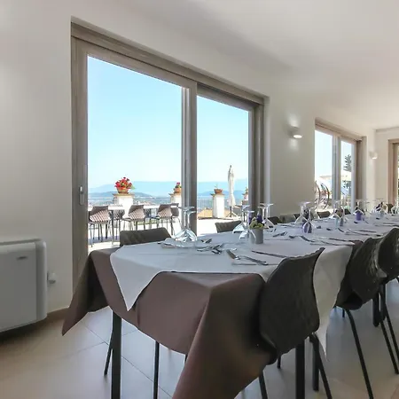 Amazing In Ferienhaus Laureana Cilento